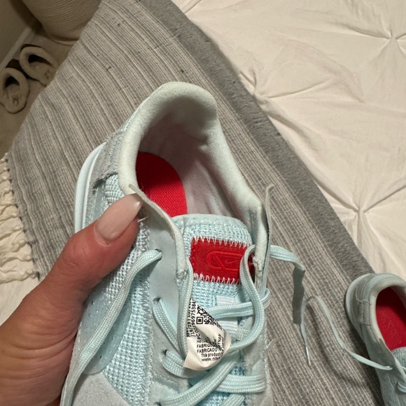 Girls indoor soccer shoes - Picture 2 of 4